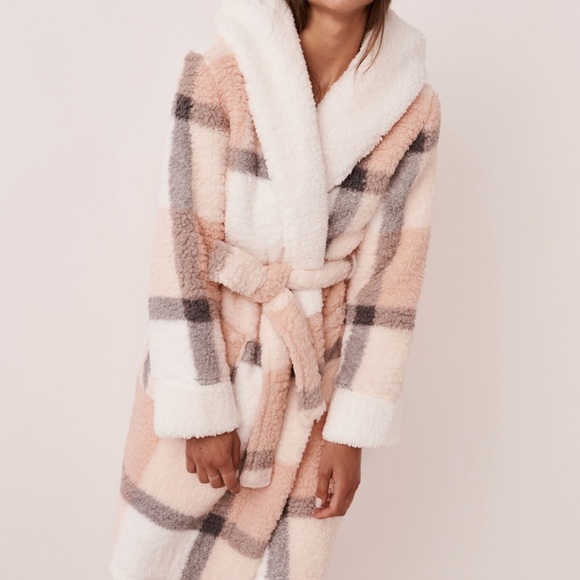 La vie en rose plush robe - Picture 1 of 9